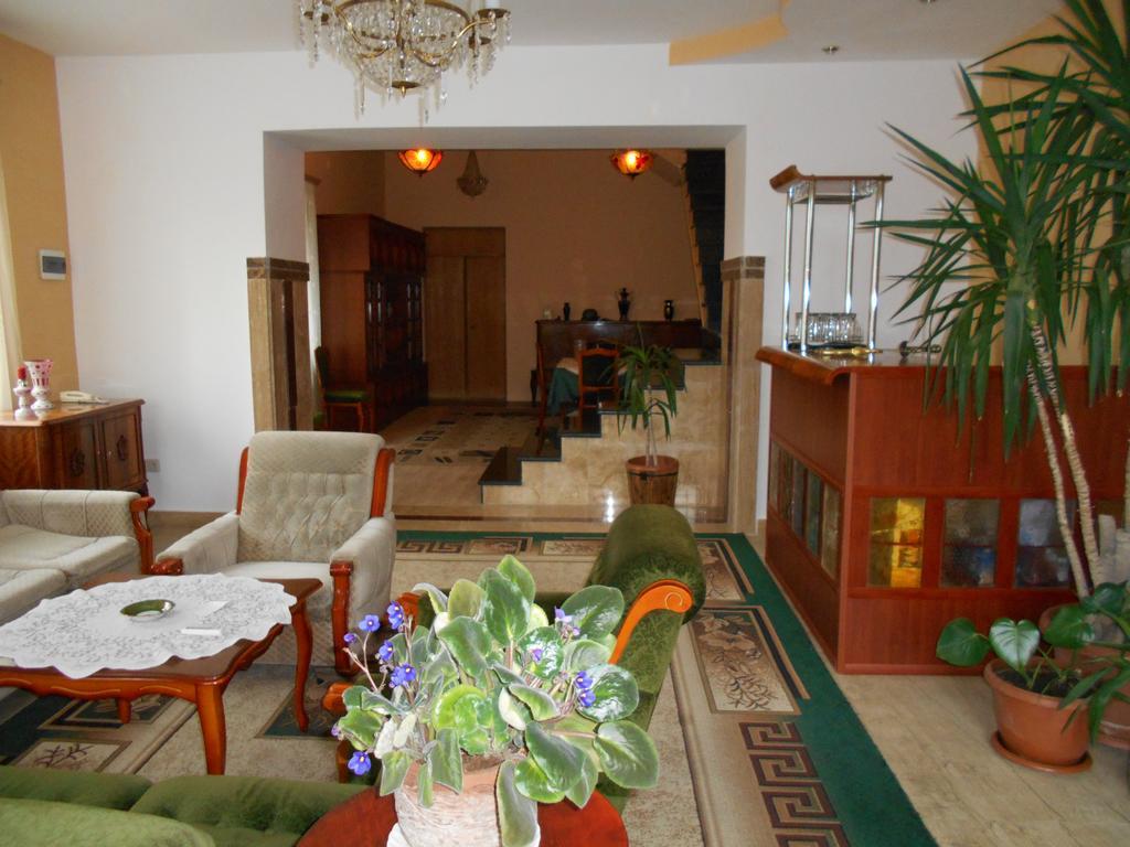 Сolibri Hotel เยเรวาน ภายนอก รูปภาพ