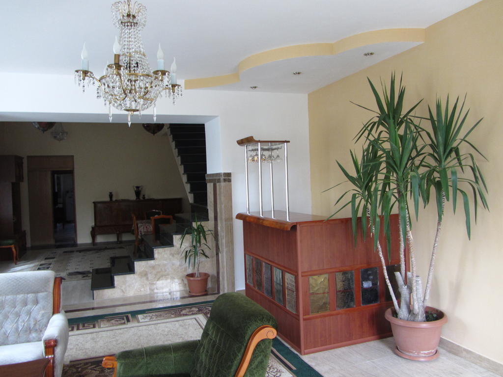 Сolibri Hotel เยเรวาน ภายนอก รูปภาพ