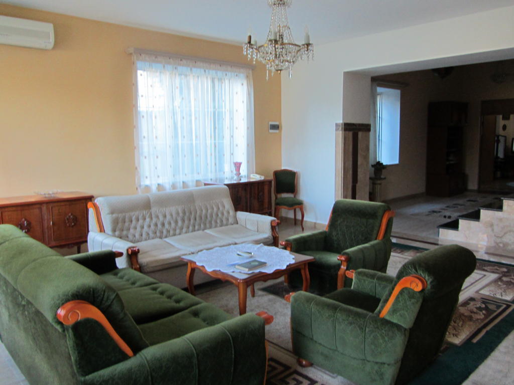 Сolibri Hotel เยเรวาน ภายนอก รูปภาพ