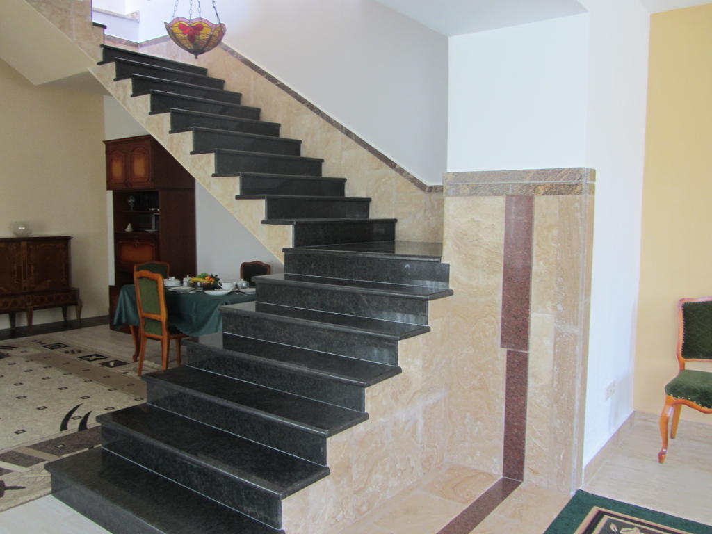 Сolibri Hotel เยเรวาน ภายนอก รูปภาพ