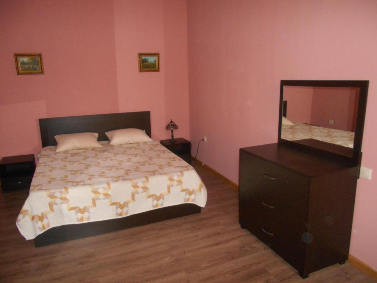 Сolibri Hotel เยเรวาน ภายนอก รูปภาพ