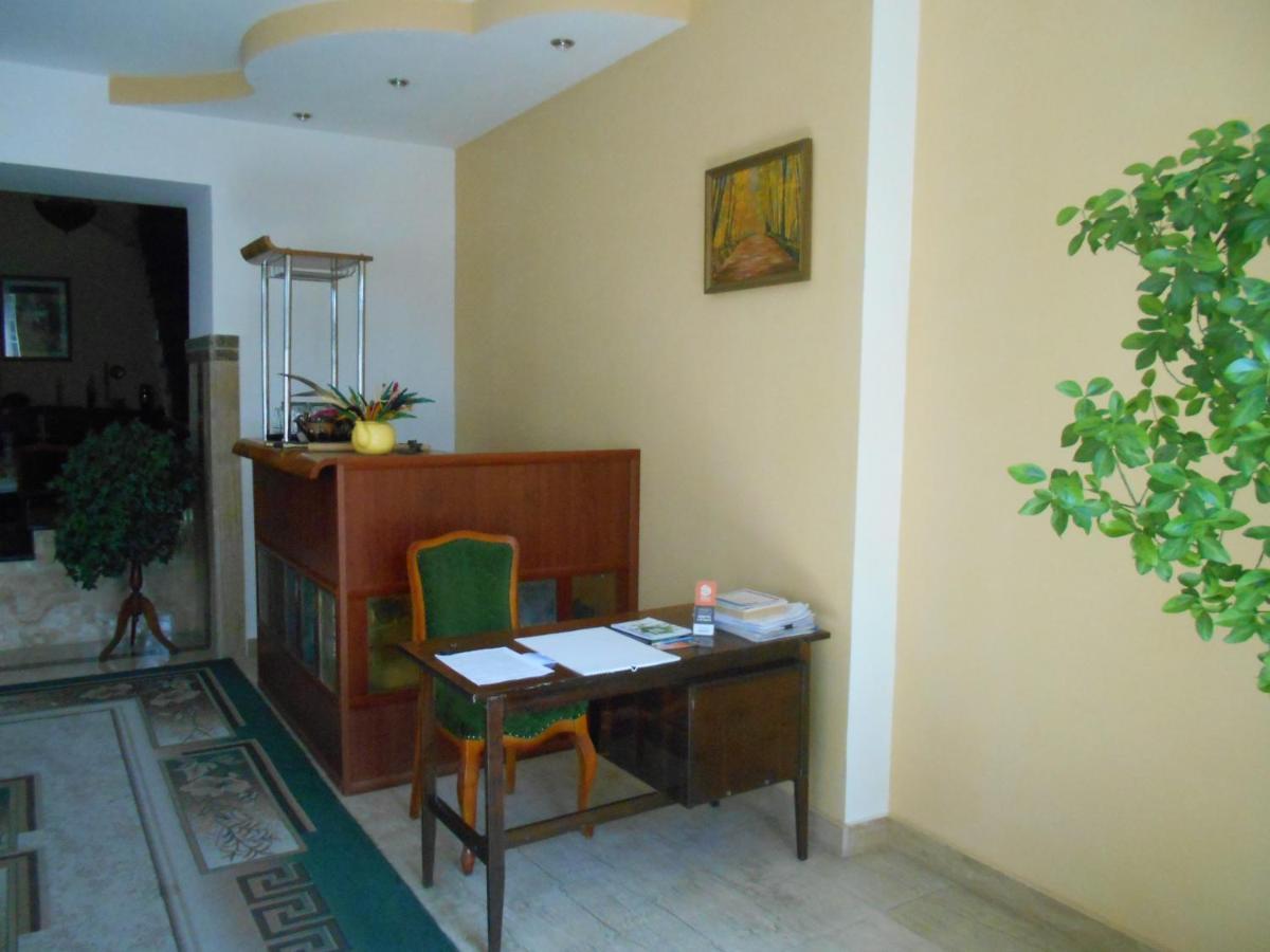 Сolibri Hotel เยเรวาน ภายนอก รูปภาพ